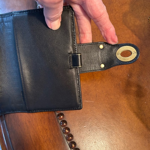 Coach Legacy Turnlock Wallet/Agenda - Picture 6 of 11